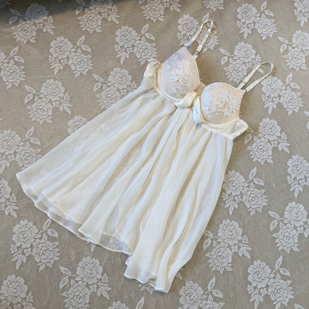 Flora Nikrooz Ivory Lace Babydoll Chemise Size S